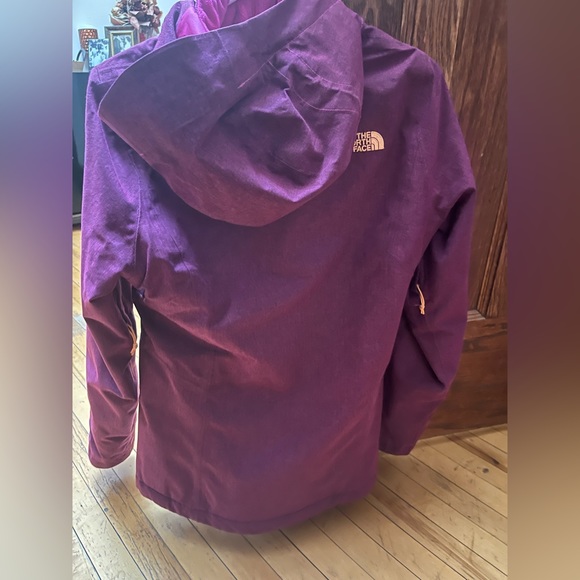 North face winter jacket - Picture 2 of 5